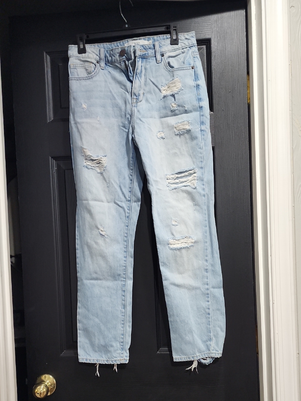 Light Wash Distressed Boyfriend Jeans for Women